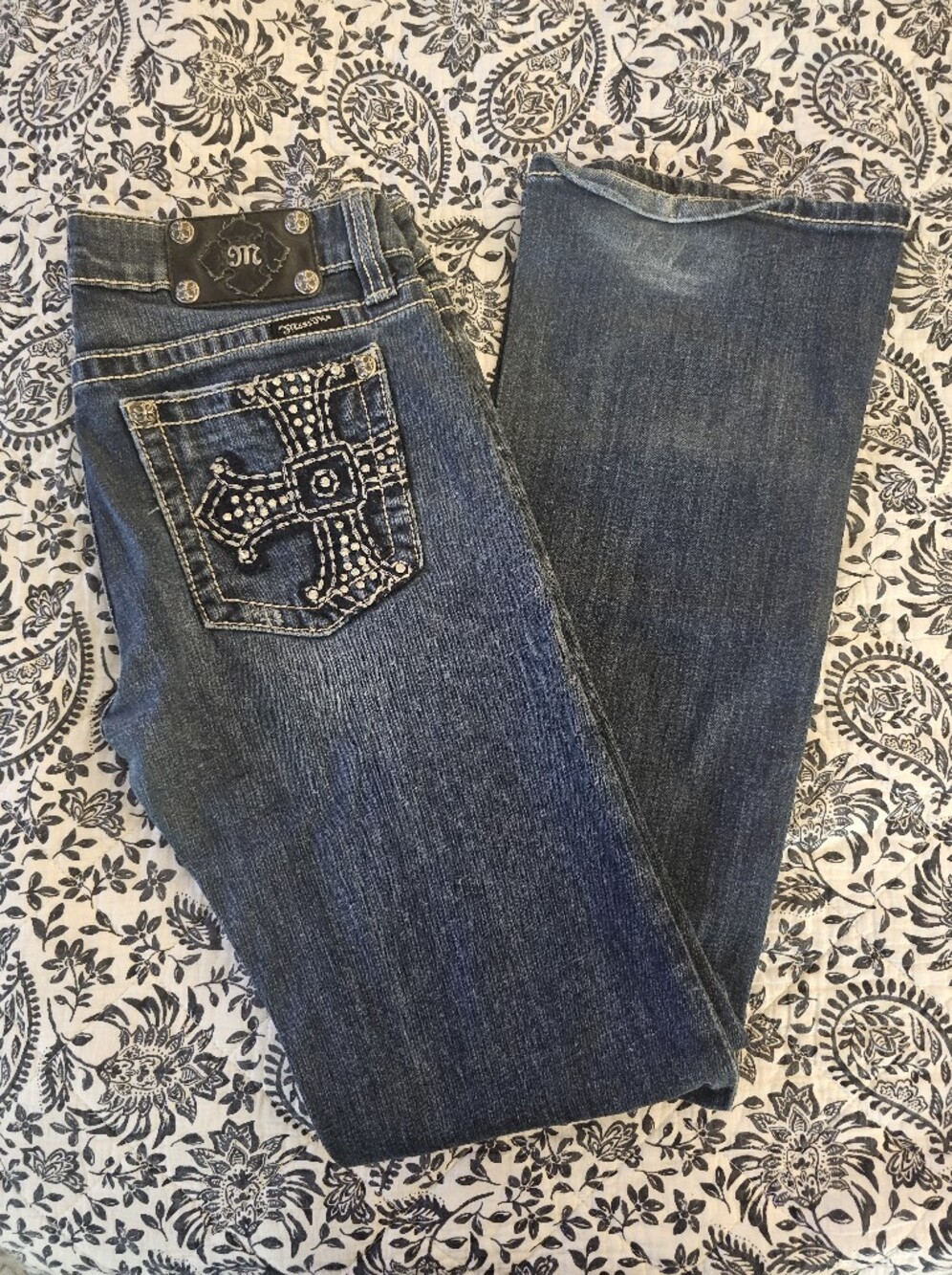 Women’s Miss Me Jeans Size 31 Bootcut Lowrise - Distressed Embellished Vintage